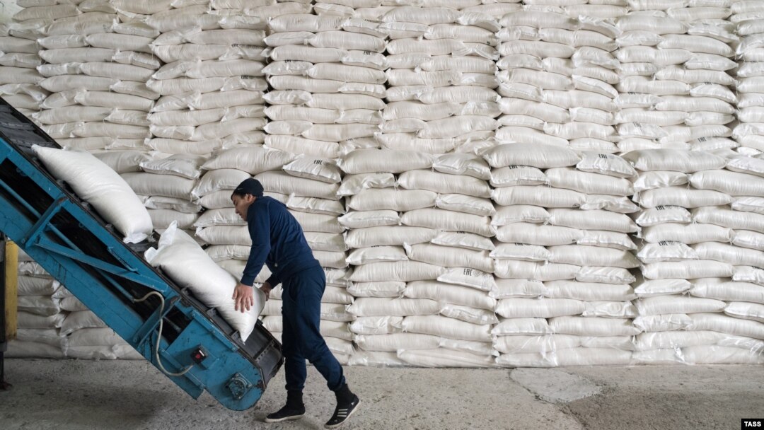 Şəkər tozunun bir kiloqramı 1.6 manatdan 1.8-1.9 manata yüksəlib.