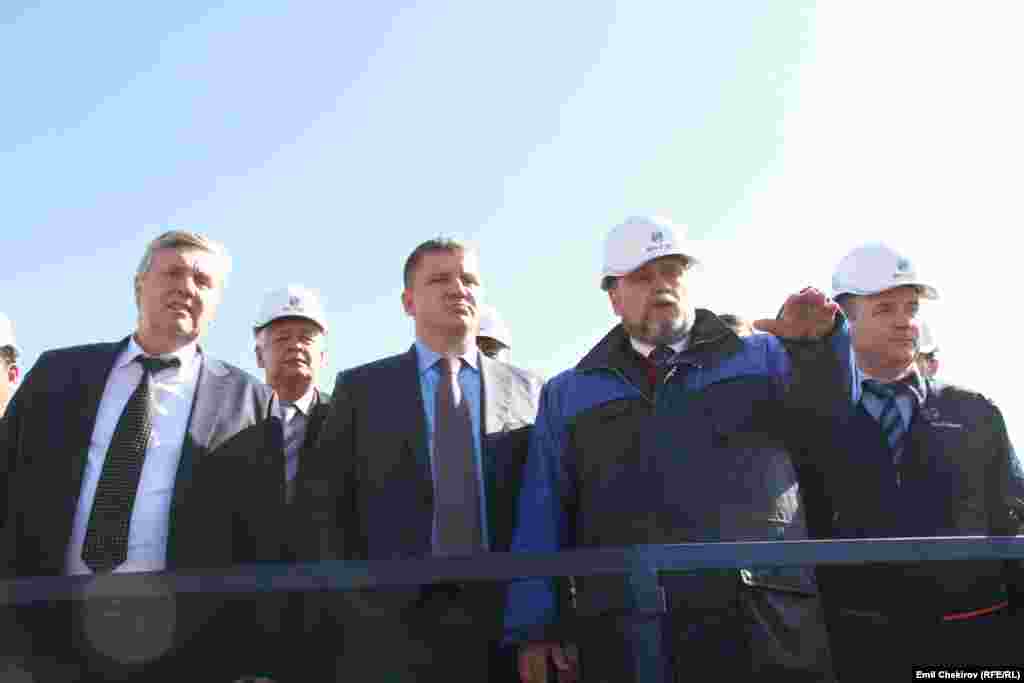 Нарында курулуш иштери Кыргызстан жана Орусиянын өкмөттөрү ортосунда 2012-жылдын 20-сентябрында түзүлгөн макулдашуунун негизинде жүргүзүлүп жатат.