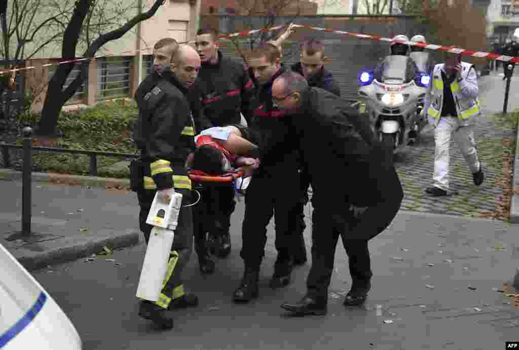 Ещё одна жертва стрельбы в офисе Charlie Hebdo